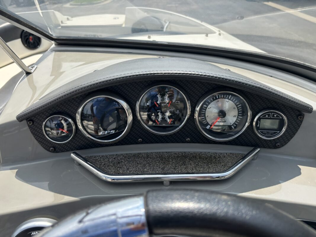 2016 Sting Ray 208 LR