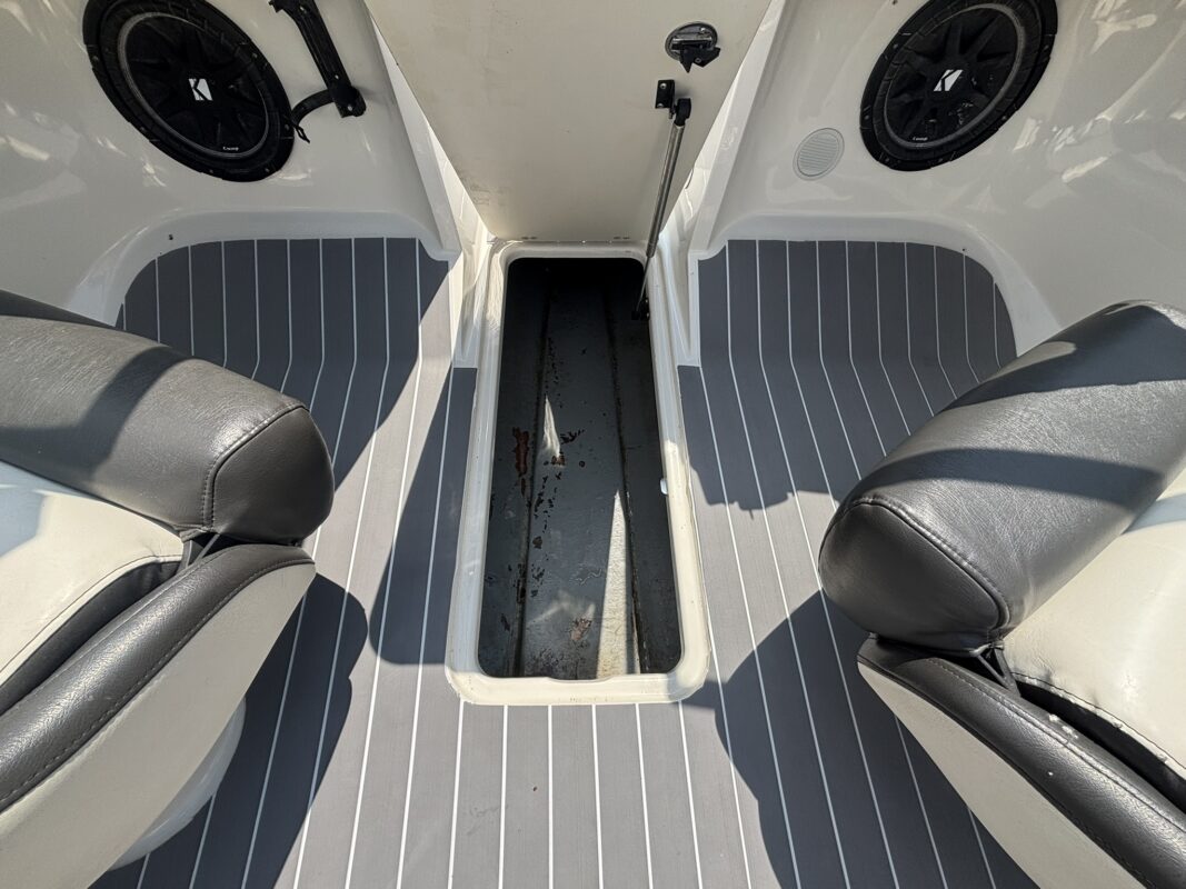 2016 Sting Ray 208 LR