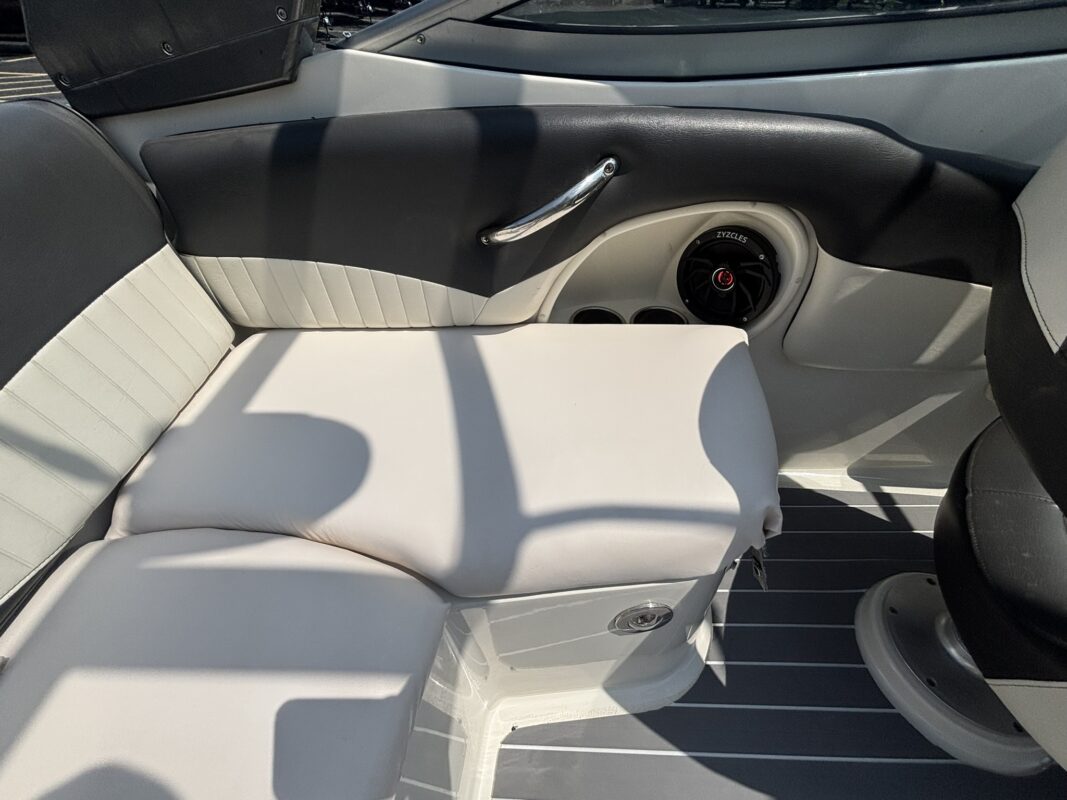 2016 Sting Ray 208 LR