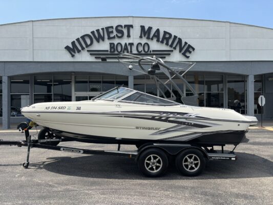 2016 Sting Ray 208 LR