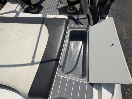 2016 Sting Ray 208 LR