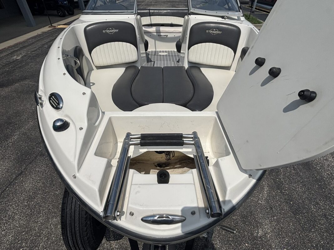 2016 Sting Ray 208 LR
