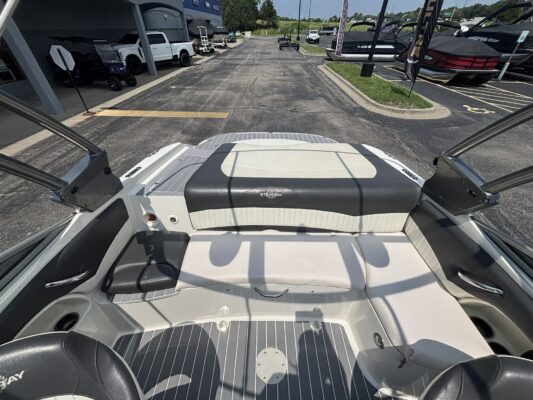 2016 Sting Ray 208 LR