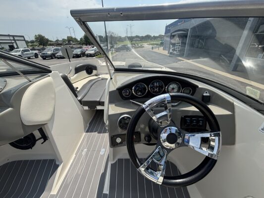 2016 Sting Ray 208 LR
