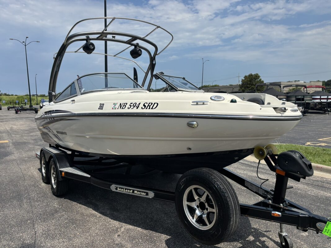 2016 Sting Ray 208 LR