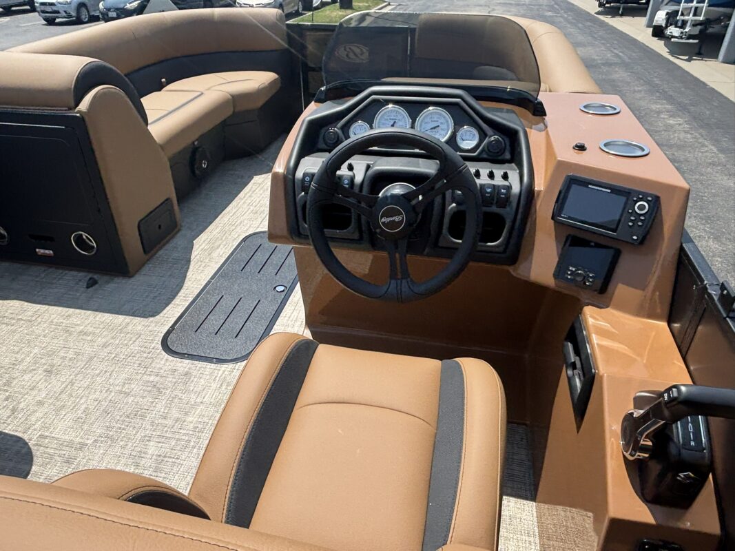2027 Bentley 223 Legacy Navigator