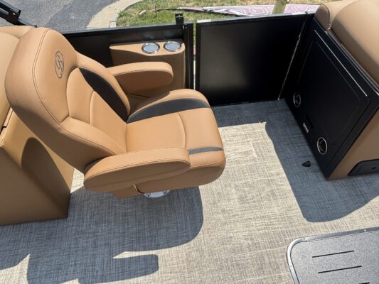 2027 Bentley 223 Legacy Navigator