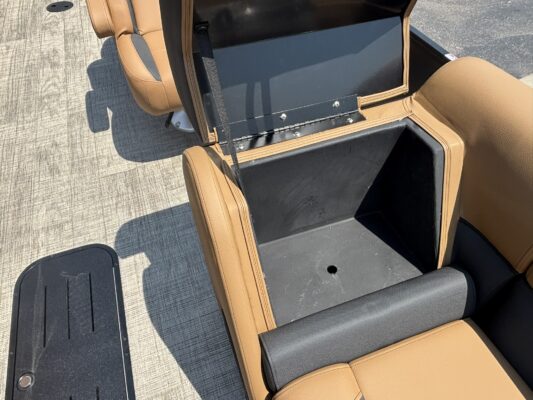 2027 Bentley 223 Legacy Navigator