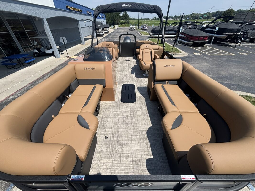 2027 Bentley 223 Legacy Navigator