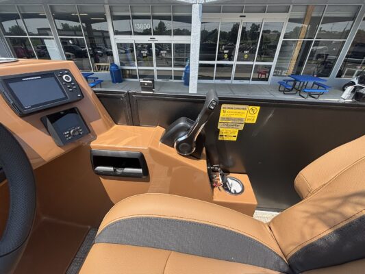 2027 Bentley 223 Legacy Navigator