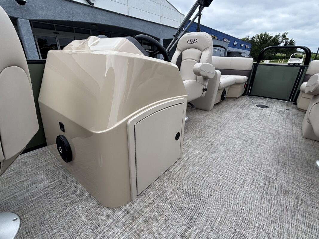 2027 Bentley 200 Fish CWT