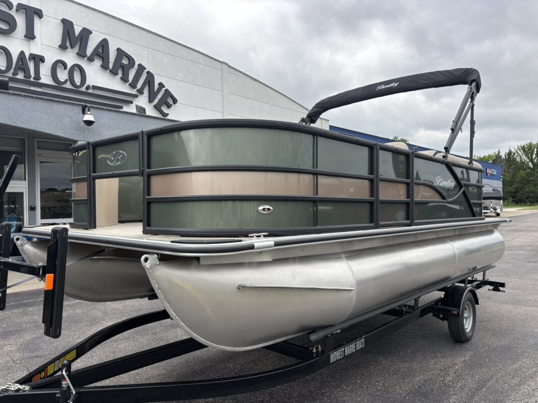 2027 Bentley 200 Fish CWT