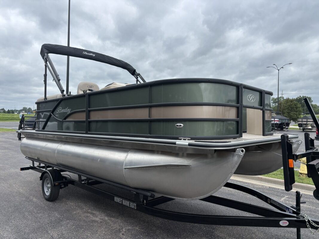 2027 Bentley 200 Fish CWT