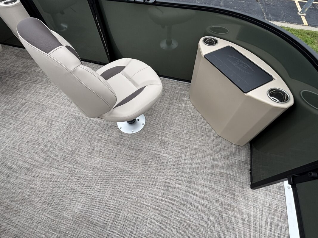 2027 Bentley 200 Fish CWT
