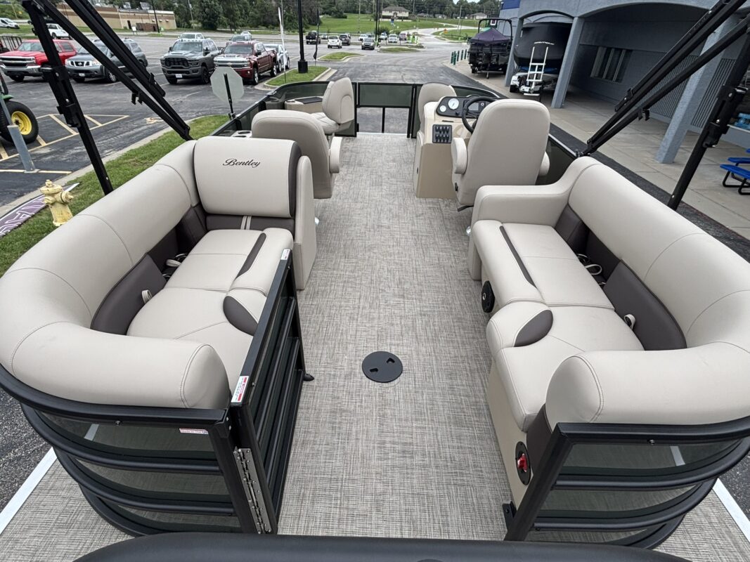 2027 Bentley 200 Fish CWT