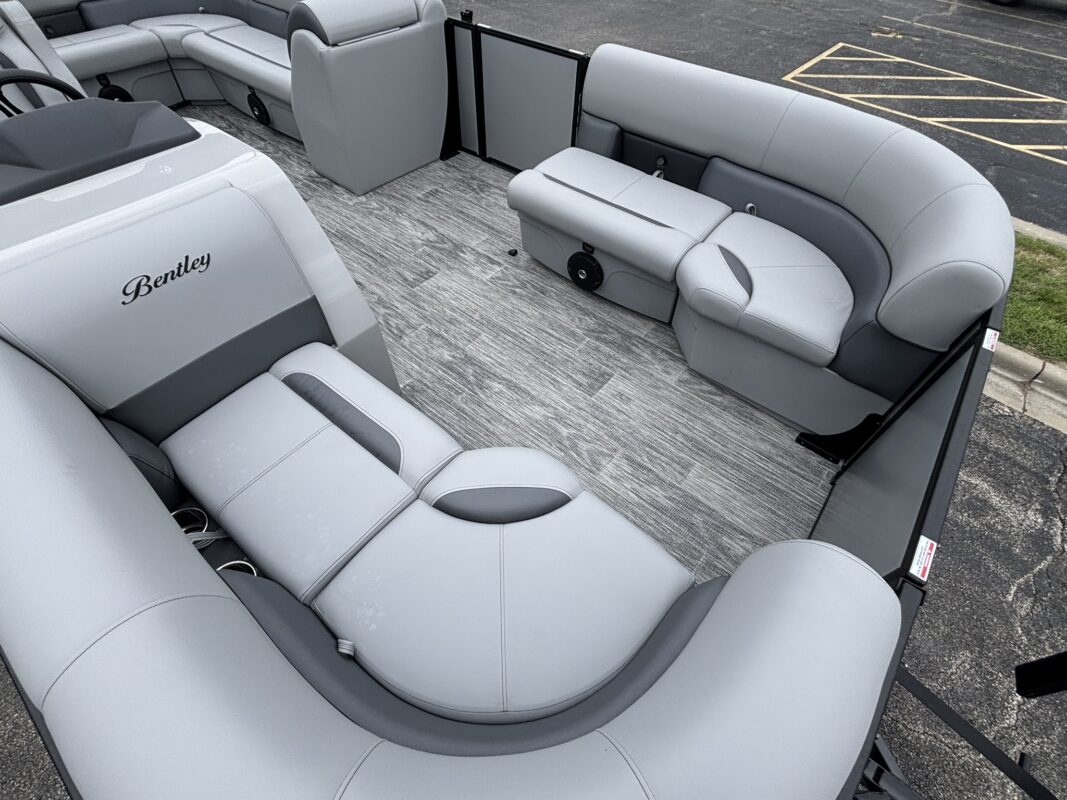 2027 Bentley 200 Legacy Cruise XL