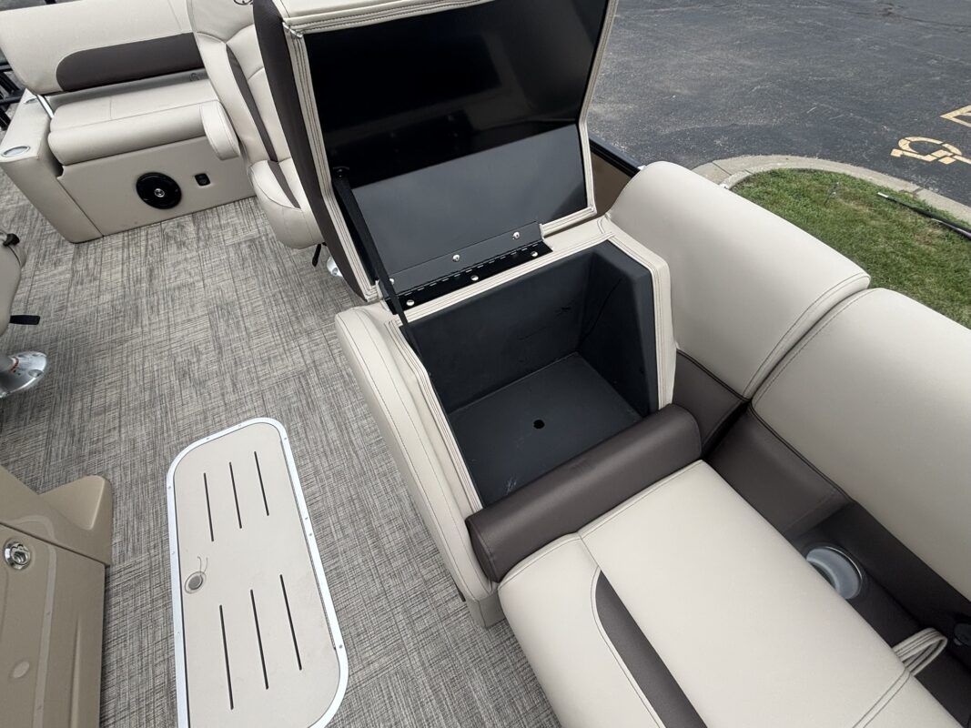 2027 Bentley 223 Legacy Swingback