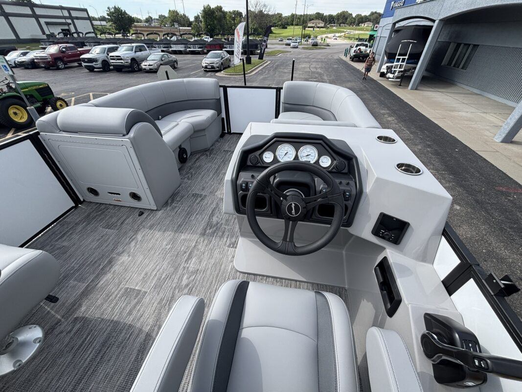 2027 Bentley 200 Legacy Swingback