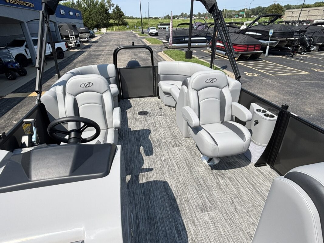 2027 Bentley 200 Legacy Navigator