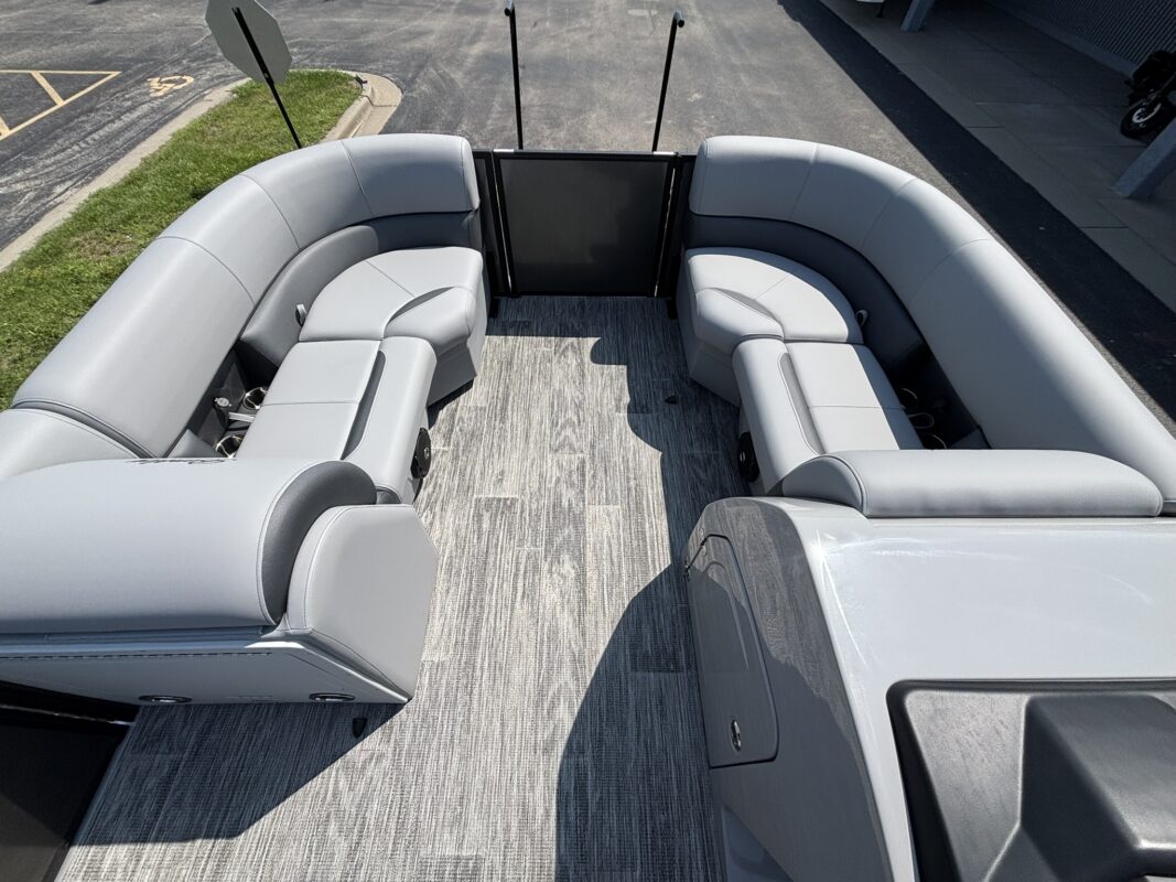 2027 Bentley 200 Legacy Navigator