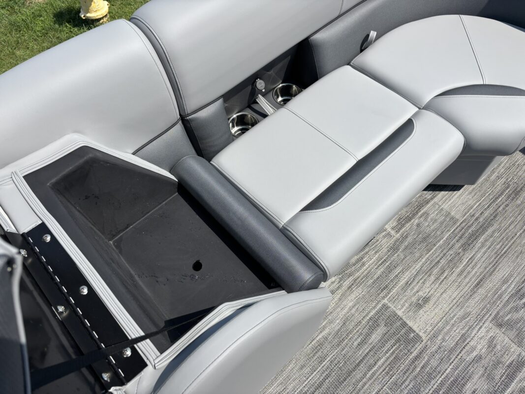 2027 Bentley 200 Legacy Navigator