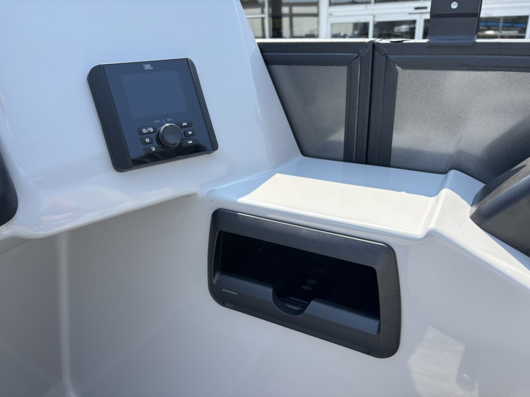 2027 Bentley 200 Legacy Navigator