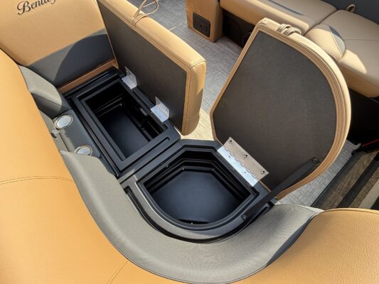 2027 Bentley 223 Legacy Navigator