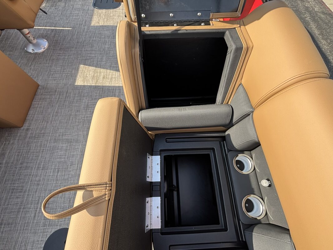 2027 Bentley 223 Legacy Navigator