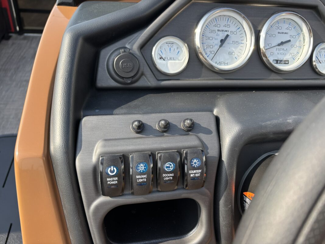 2027 Bentley 223 Legacy Navigator
