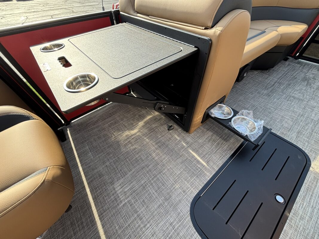 2027 Bentley 223 Legacy Navigator