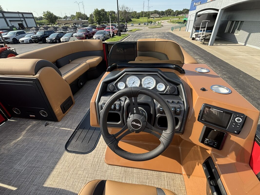 2027 Bentley 223 Legacy Navigator