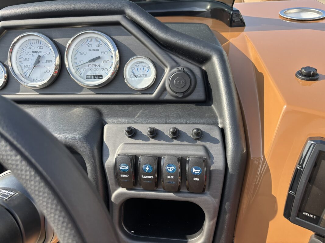 2027 Bentley 223 Legacy Navigator