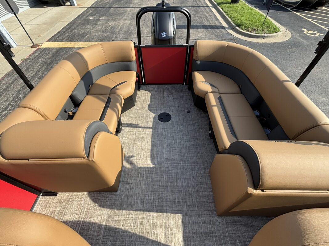 2027 Bentley 223 Legacy Navigator