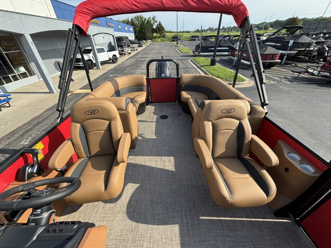 2027 Bentley 223 Legacy Navigator