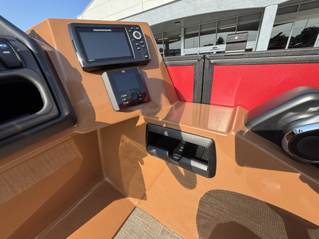2027 Bentley 223 Legacy Navigator