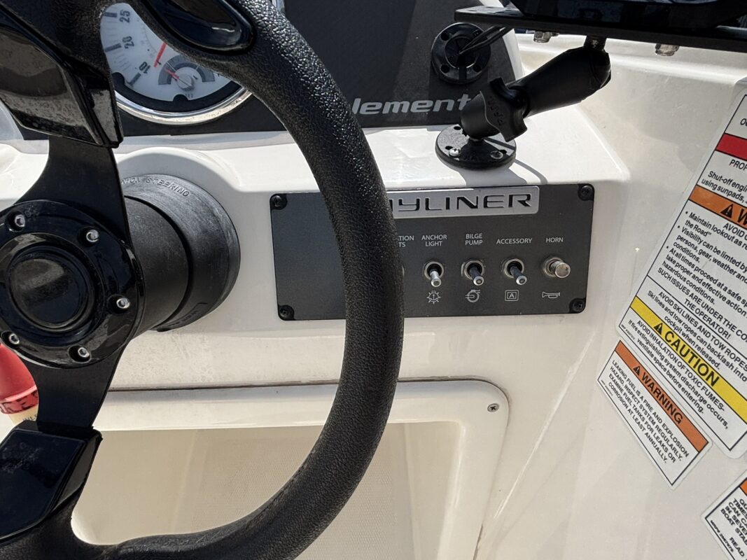 2016 Bayliner E16