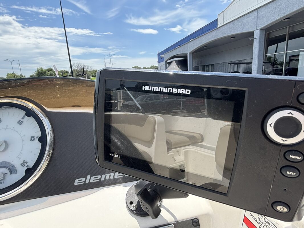2016 Bayliner E16