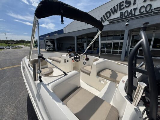 2016 Bayliner E16