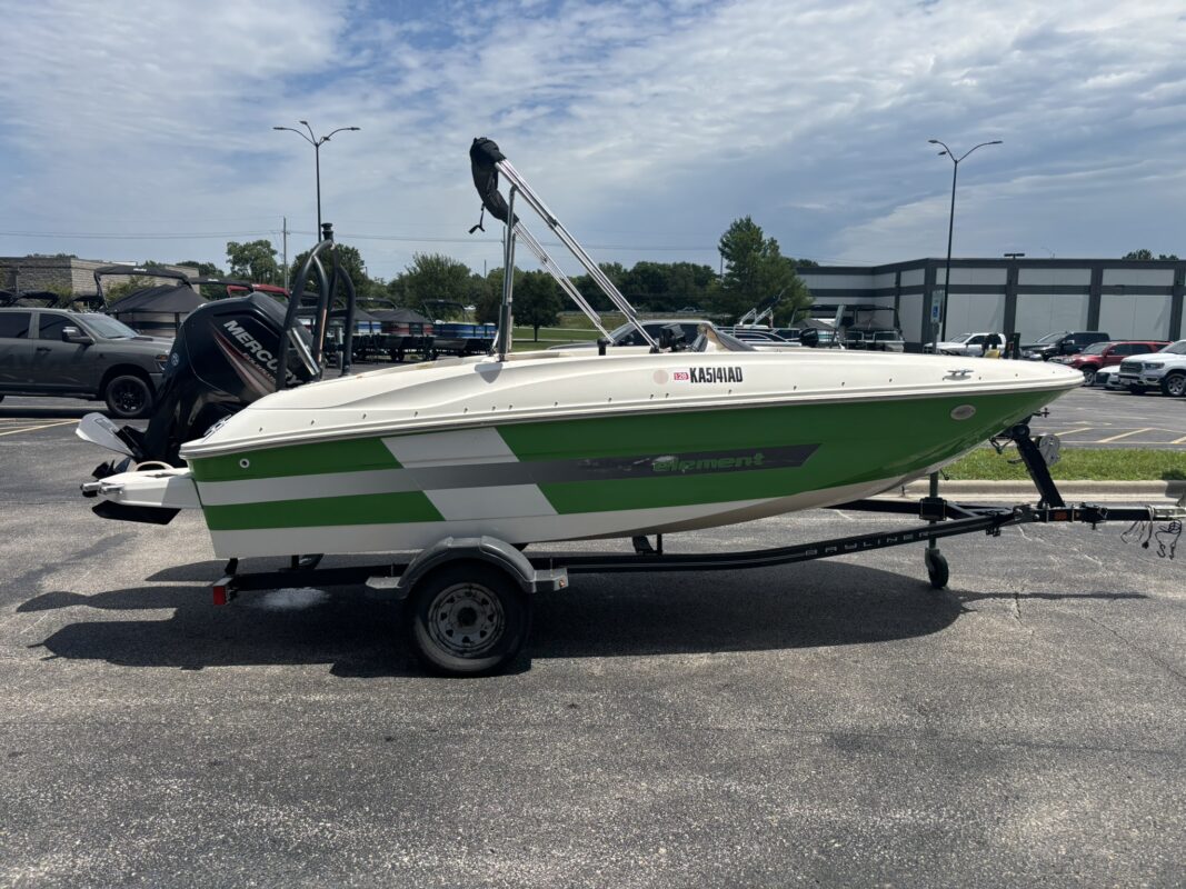 2016 Bayliner E16