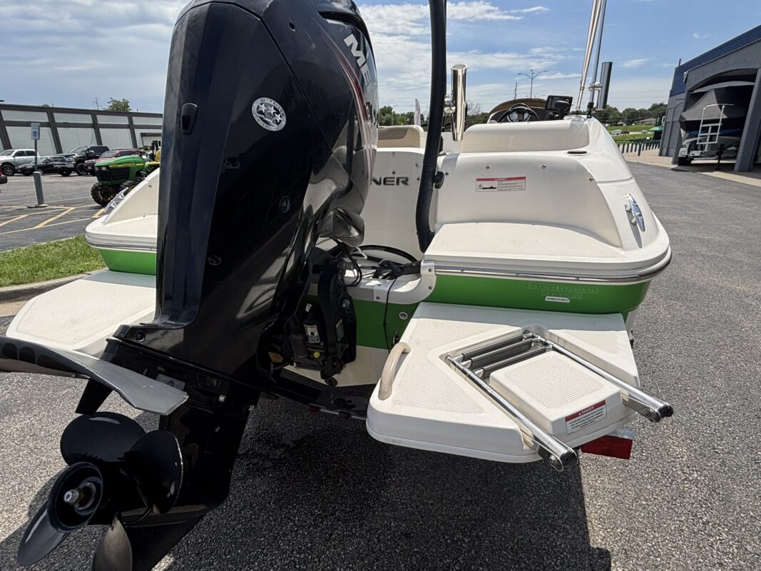 2016 Bayliner E16