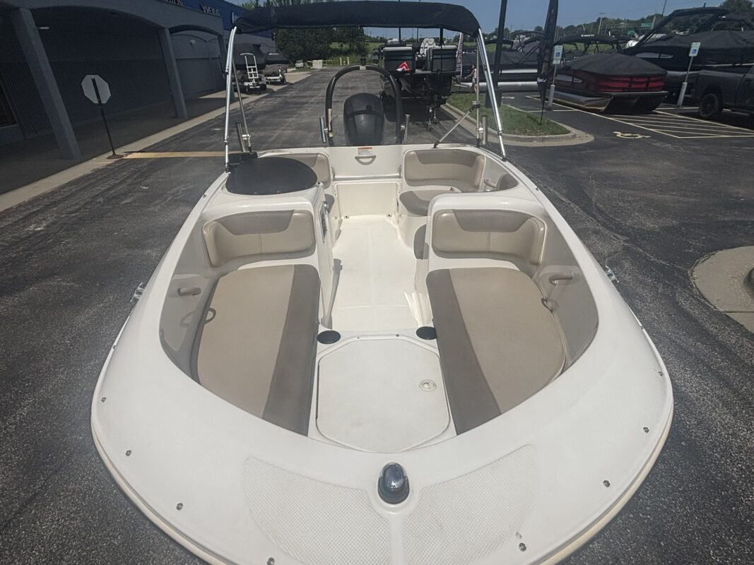 2016 Bayliner E16