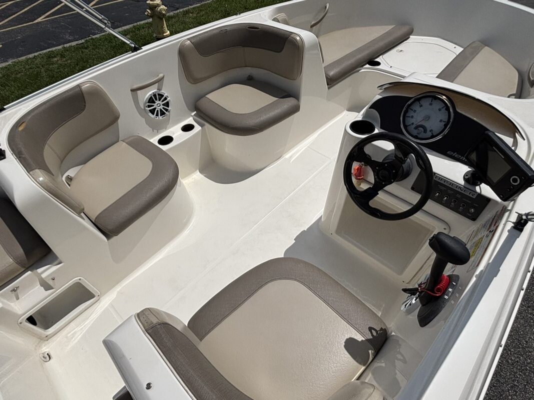 2016 Bayliner E16