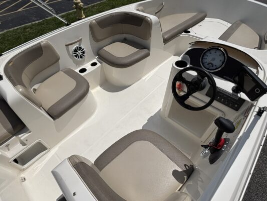 2016 Bayliner E16
