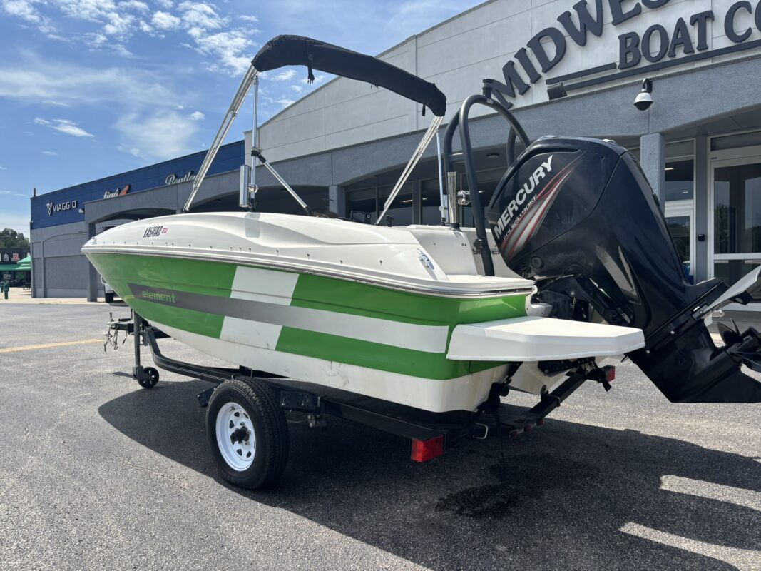 2016 Bayliner E16