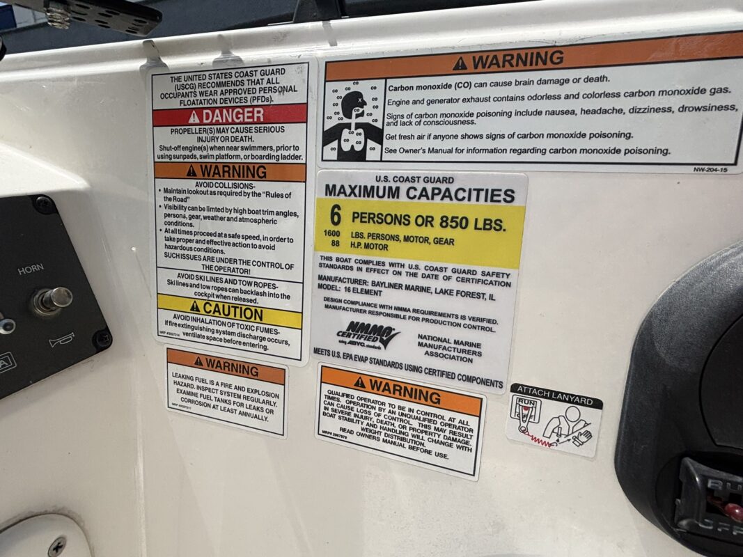 2016 Bayliner E16