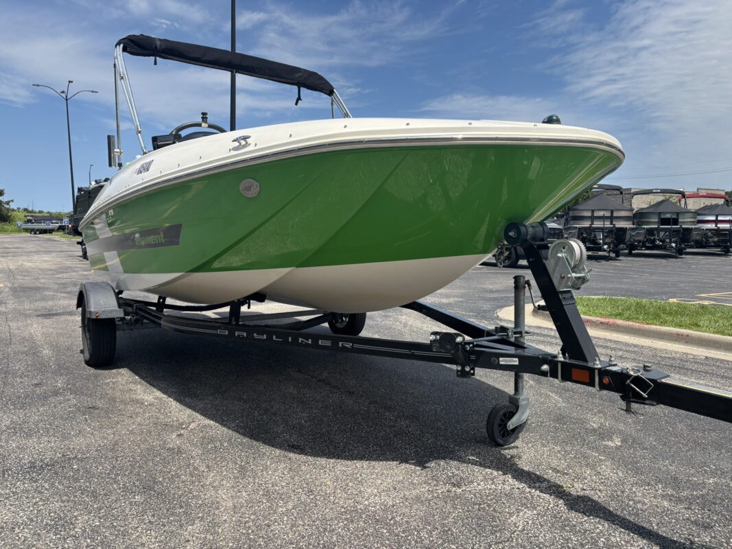 2016 Bayliner E16
