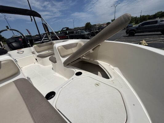 2016 Bayliner E16