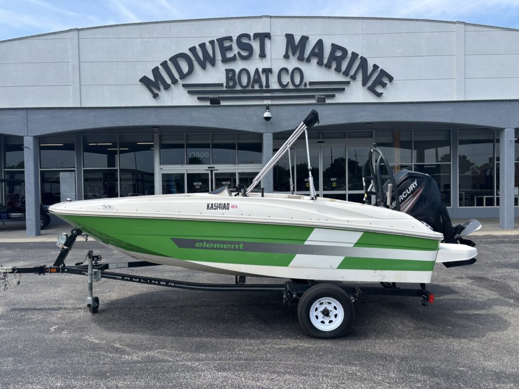 2016 Bayliner E16