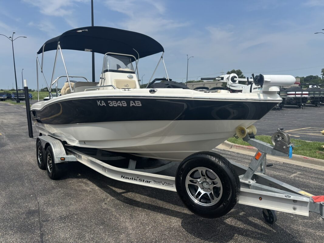 2018 Nautic Star 211 Angler