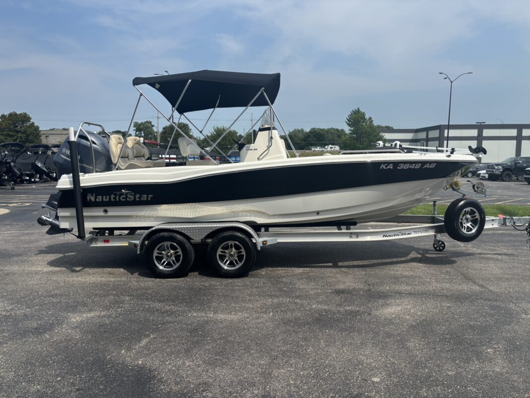 2018 Nautic Star 211 Angler
